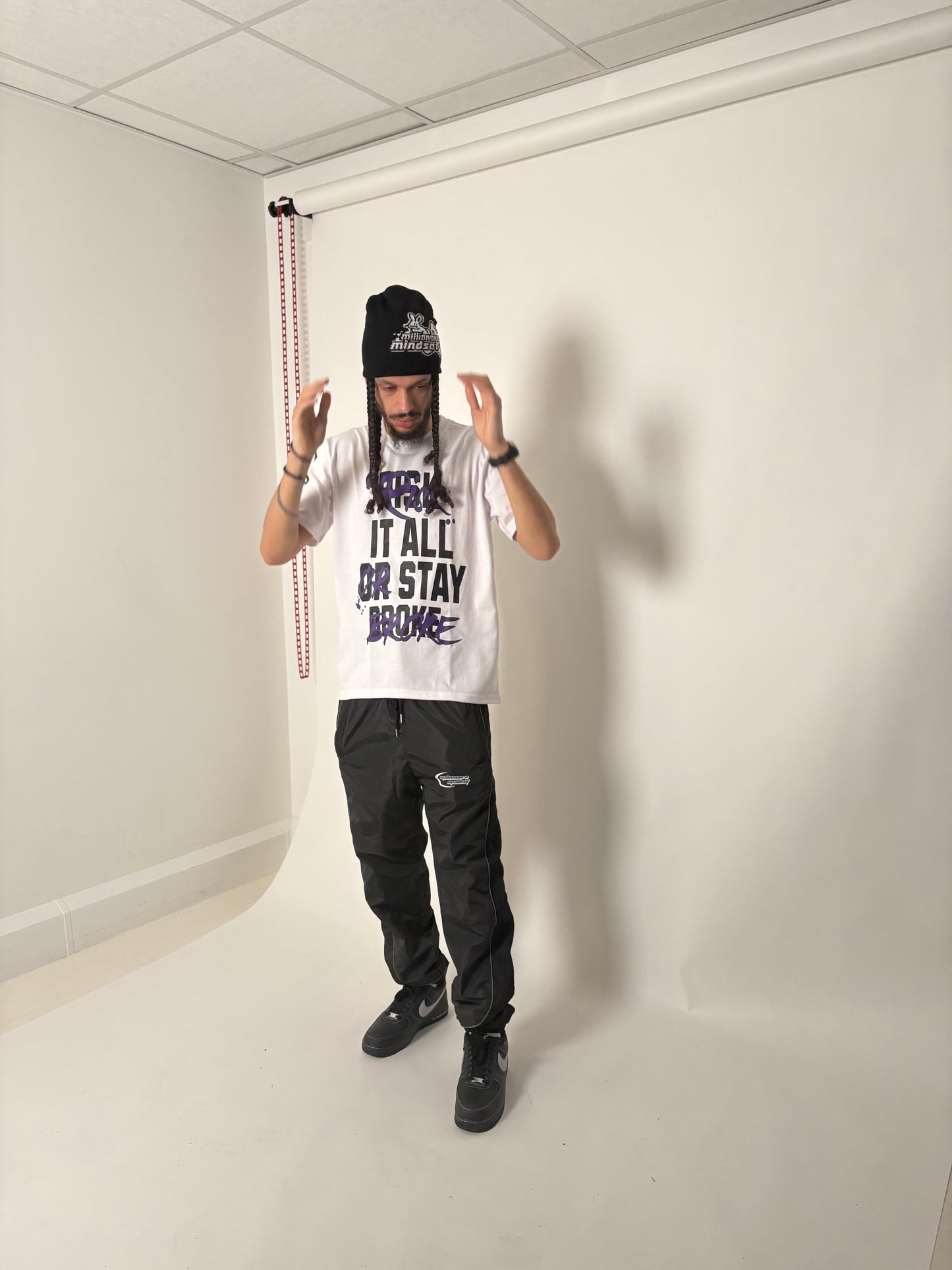 MILLIONAIRE RISK TEE