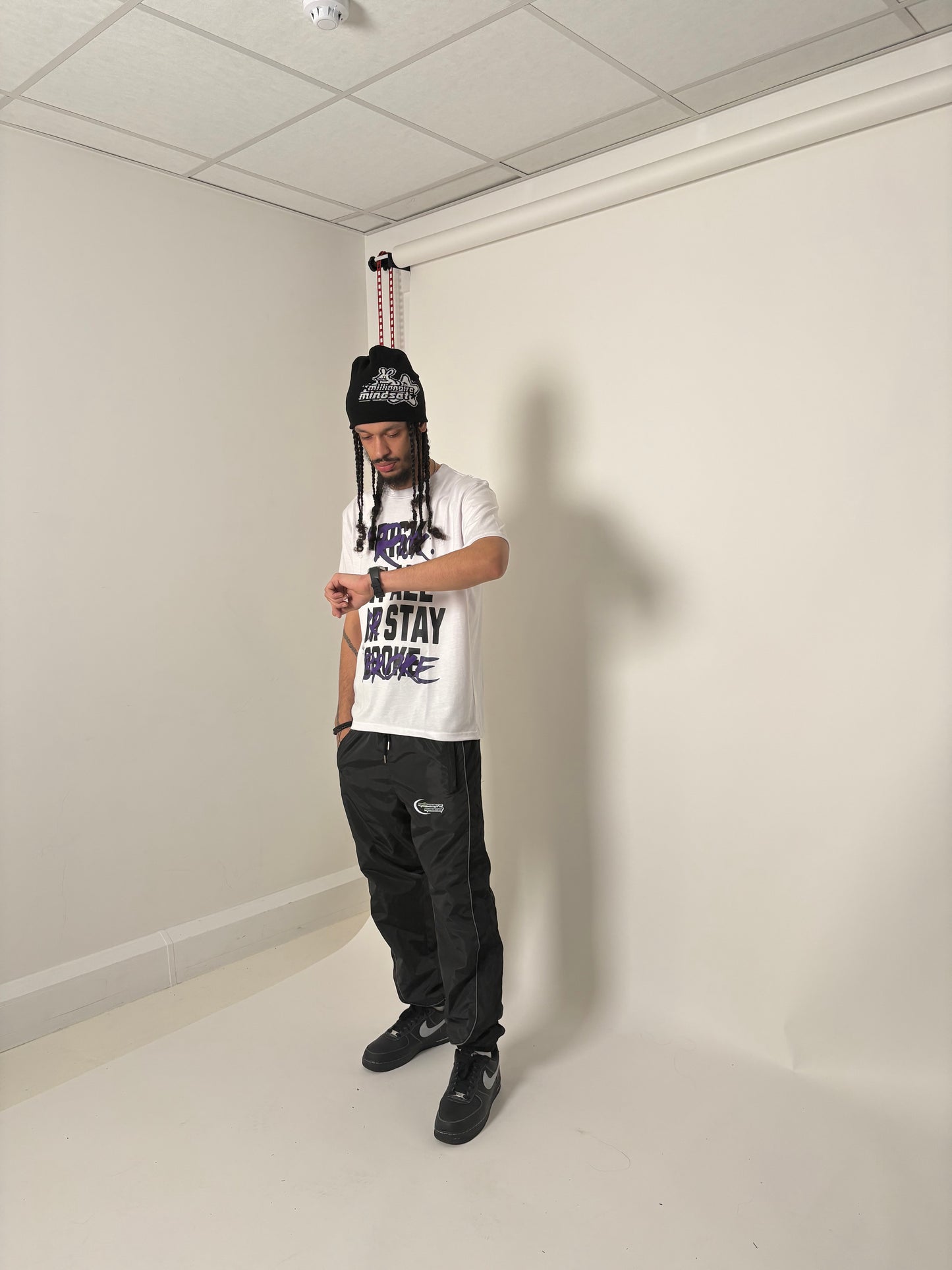 MILLIONAIRE RISK TEE